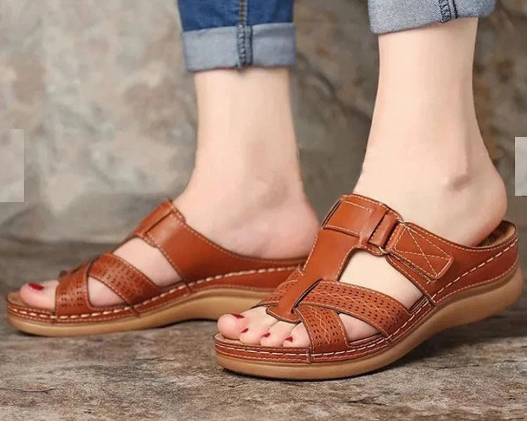 Sandale orthopédique femme compensée pour pied sensible - Confort et stabilité.