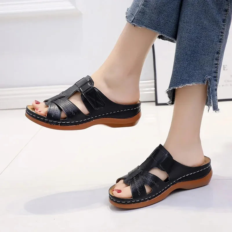 Sandale orthopédique femme compensée pour pied sensible - Confort et stabilité.