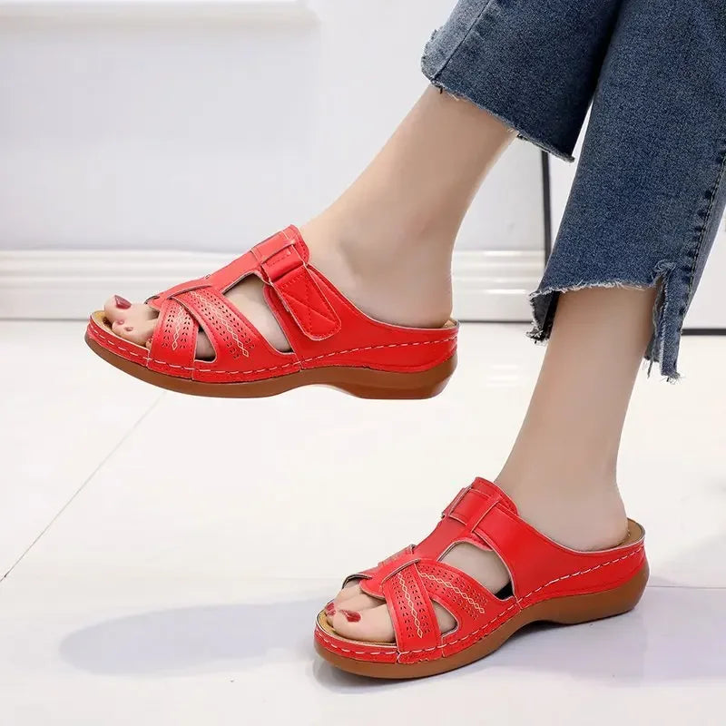 Sandale orthopédique femme compensée pour pied sensible - Confort et stabilité.