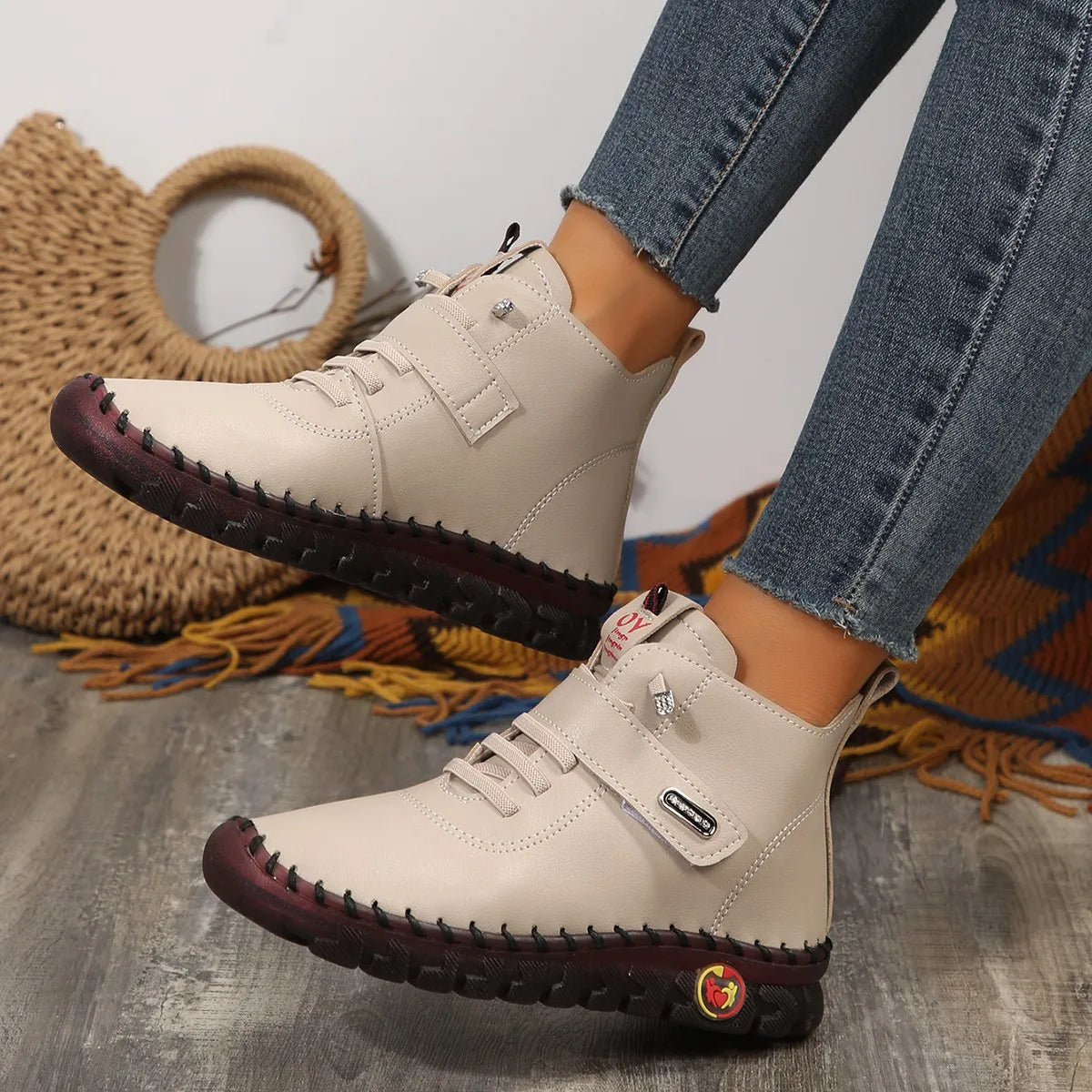 Bottine orthopédique femme lacée, beige Image